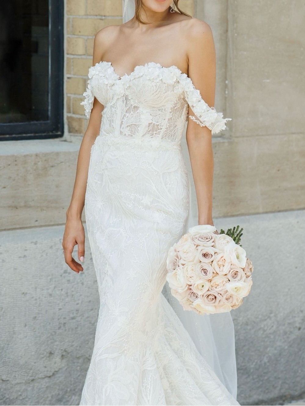 Off-Shoulder White Lace Wedding Dress Bridal Gown